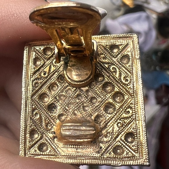 Vintage statement gold and black necklace and earrings set - Picture 3 of 13